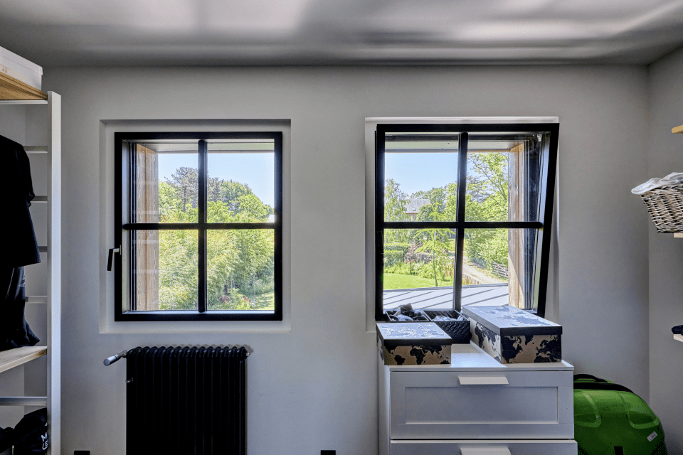 Pose de menuiseries dans une maison à Saint Priest